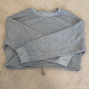 Cropped Gray Long Sleeve Sweatshirt